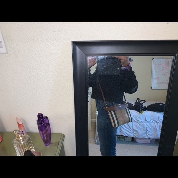 BURBERRY BAG!! PRISTINE CONDITION - Picture 8 of 13